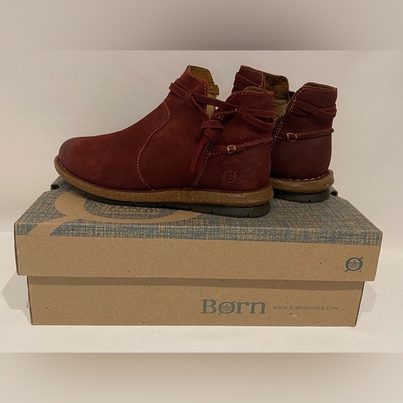 NEW BORN Women's Wynter Dark Red Distressed Side-Zip Ankle Boots Size 6.5M - Picture 2 of 11